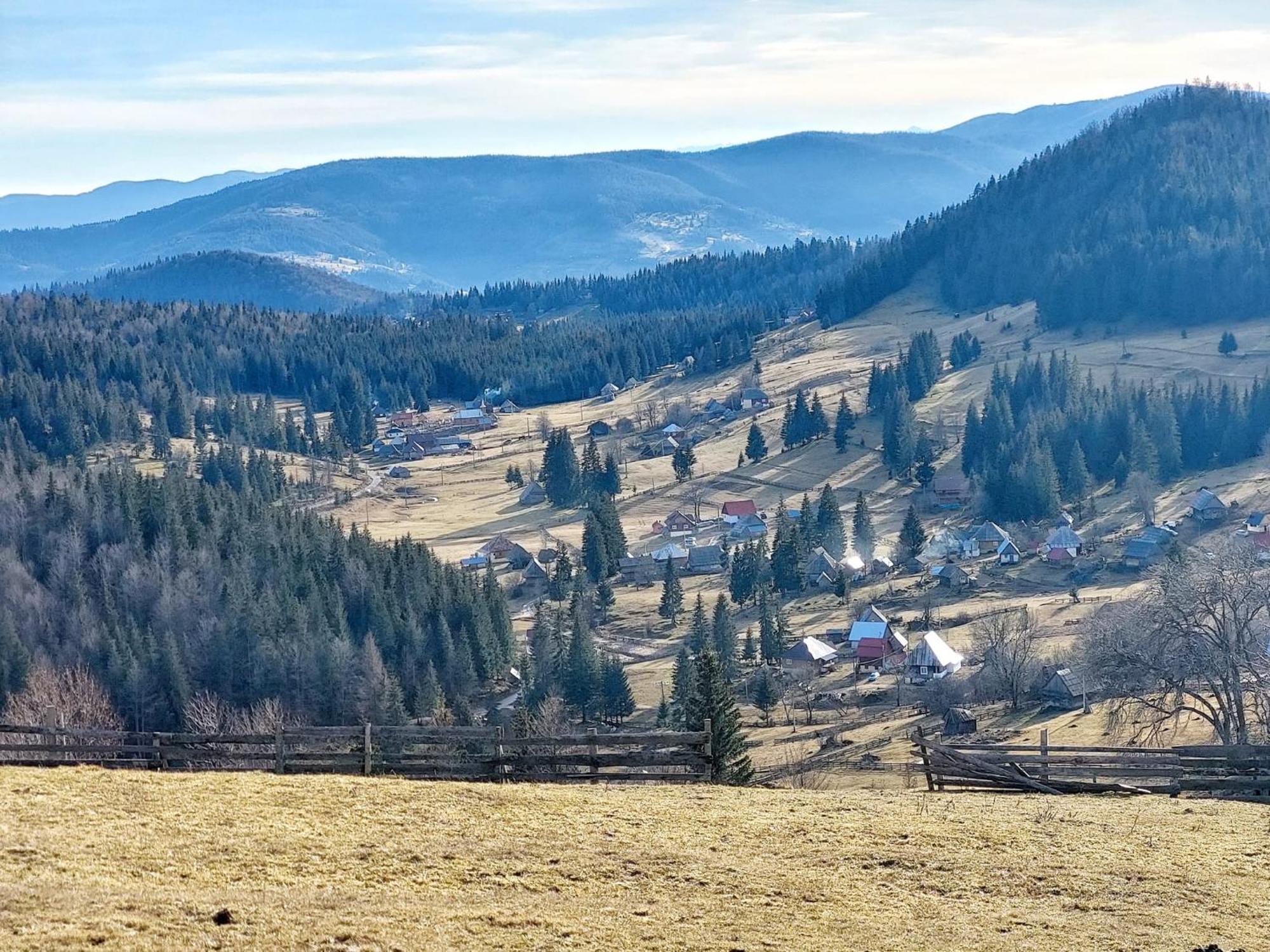 Cabana Colt De Munte Gîrda de Sus Buitenkant foto